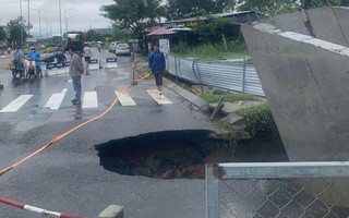 Xuất hiện "hố tử thần" giữa đường ở Đà Nẵng