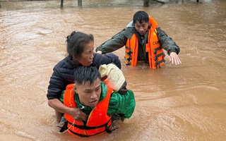 Hà Tĩnh: Hơn 18.400 học sinh vẫn chưa thể đi học trở lại do mưa lũ
