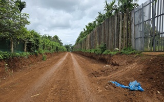Chuyển hồ sơ công an điều tra vụ đào đường lấy đất "khó hiểu" ở Đắk Lắk