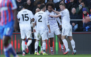 Ngược dòng nghẹt thở, Man United hạ Crystal Palace để vào top 6