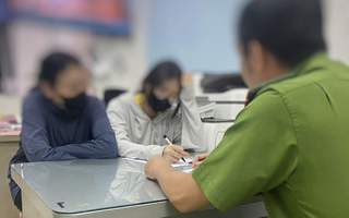 Một nữ sinh ở TPHCM bị đánh hội đồng