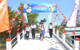 Syngenta Việt Nam trao tặng cầu kênh cao ở An Giang