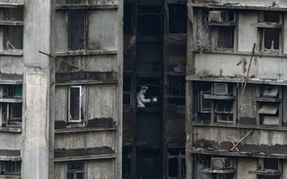 Cháy chung cư Hồng Kông: Số người thiệt mạng tăng nhanh chóng