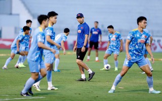 HLV Kim Sang-sik tiếp tục loại cầu thủ Việt kiều trước thềm SEA Games 33