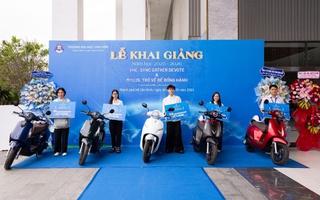 Trường ĐH Văn Hiến được trao giấy Chứng nhận kiểm định cơ sở giáo dục chu kỳ 2 tại Lễ Khai giảng