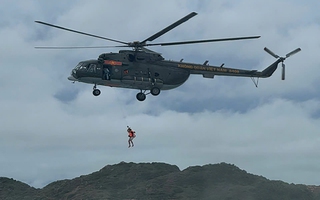 Cận cảnh diễn tập tìm kiếm, cứu nạn máy bay rơi trên vùng biển Gia Lai