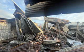 Hiện trường đổ nát ở chợ Bình Dương sau vụ cháy bất ngờ trong đêm