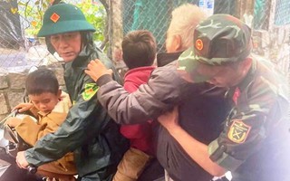 Quân đội xuất quân giúp dân Quảng Ngãi ứng phó bão số 13 Kalmaegi