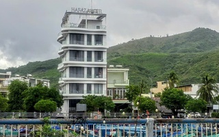 "Cháy" phòng khách sạn khi người dân đi tránh bão số 13 Kalmaegi