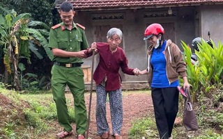 Cận cảnh Công an Gia Lai căng mình di dời dân trước bão số 13 Kalmaegi