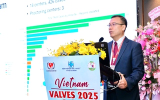 Phó Giám đốc Bệnh viện ĐH Y Dược TP HCM Nguyễn Hoàng Định được phong hàm Giáo sư