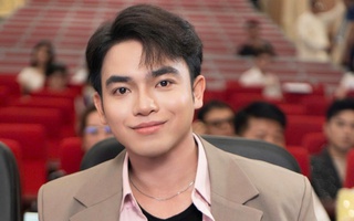 Nhà văn Hải Triều đáp trả khéo léo trước nghi ngờ năng lực