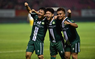 Clip: Cầu thủ người Tà Ôi lập "siêu phẩm" giúp CLB Đồng Nai dẫn đầu Giải Hạng nhất