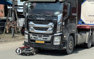 Tai nạn nghiêm trọng trên đường Mỹ Phước - Tân Vạn, 2 người trong một gia đình tử vong