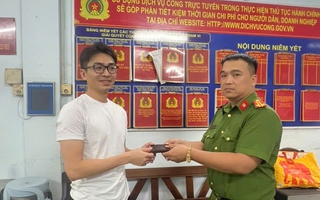 Người đàn ông bỏ quên chiếc ví có 1.600 đô la Mỹ trên xe Grab lúc nửa đêm