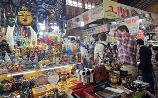 Một tiểu thương bán rau củ ở chợ Thủ Đức bị lừa 150 triệu đồng