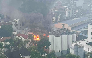 Cháy tại nhà máy Bia Hà Nội Habeco, khói bốc cao hàng chục mét