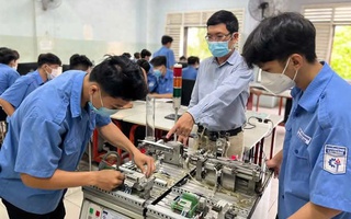 Trường đưa sinh viên đến doanh nghiệp thực tập phải thông qua trung tâm môi giới việc làm?