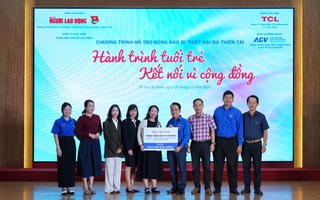 TCL chung tay báo Người Lao Động hỗ trợ các trường học thiệt hại do bão lũ tại miền Trung