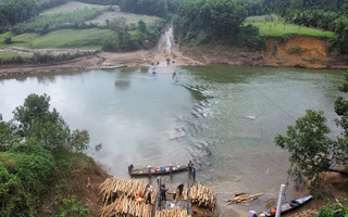 CLIP: Ngầm qua sông ở Đà Nẵng bị lũ cuốn, đề xuất chi 18 tỉ khắc phục