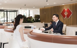 Khách hàng hưởng lợi gì từ cuộc đua hệ sinh thái ngân hàng - bảo hiểm?