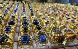 Sáng nay 12-12, giá vàng miếng SJC, vàng nhẫn trở lại vùng đỉnh 