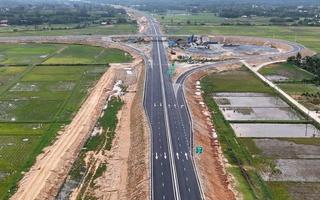 Cận cảnh đường cao tốc Quảng Ngãi – Hoài Nhơn dài 88 km trước giờ G 