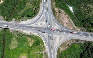 ĐỘT PHÁ HẠ TẦNG, KIẾN TẠO VỊ THẾ (*): Trục kết nối kinh tế mới của miền Trung