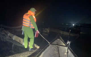 Bí mật sau "chuyến hàng" của người phụ nữ trên sông Kiến Giang