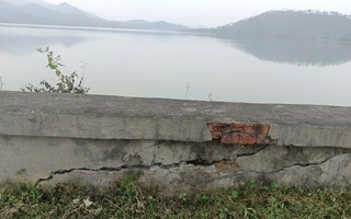 VIDEO: “Bom nước” hơn 2 triệu m3 ở trên nhiều nhà dân