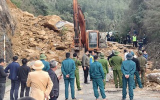 Vụ sạt lở vùi lấp nhiều người trên quốc lộ: Xác định 5 người thương vong
