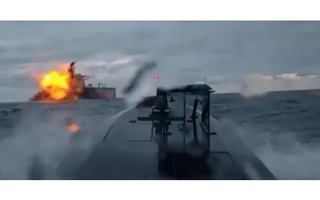 Mỹ đổi chiến thuật, “buông tay” cho Ukraine tấn công “hạm đội bóng tối” Nga?