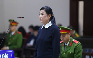 Cựu Bí thư Vĩnh Phúc cũ Hoàng Thị Thuý Lan nghẹn ngào trước tòa: Gia đình bị cáo rất khó khăn