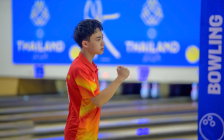 Tấm HCV gây "sốc" làng bowling