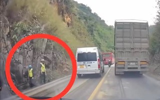 VIDEO: Hàng ngàn m3 đất đá từ trên cao rơi xuống vùi lấp 2 công nhân
