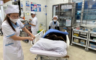 Hơn 100 người nhập viện sau khi ăn bánh mì ở Quảng Ngãi