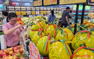 Thiên tai có khiến nguồn hàng Tết tại TP HCM thiếu hụt?