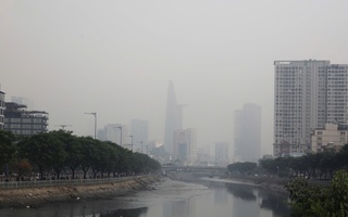 Lý do bầu trời TPHCM sáng nay mờ đục khác thường