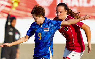 Tuyển bóng đá nữ Thái Lan áp đảo Indonesia, giành HCĐ SEA Games 33