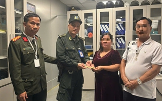 Nữ hành khách TPHCM đánh rơi 5 chỉ vàng khi đi vệ sinh ở sân bay