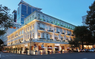 Rộn ràng mùa lễ hội tại Hotel Continental Saigon