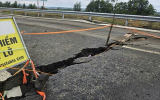 Cận cảnh đoạn đường cao tốc Bắc – Nam sắp hoàn thành đã bị nứt toác