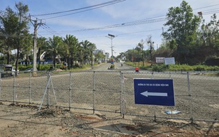 Khổ sở vì tuyến đường "làm mãi chưa xong"