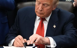 Mỹ quyết chi hơn 900 tỉ USD cho quốc phòng, Đức đổ tiền mua vũ khí hàng loạt