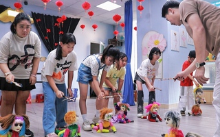 "Giữ lửa" nghệ thuật dân gian Việt Nam qua lớp học múa rối 0 đồng