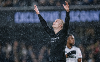 Haaland chạm tay kỷ lục, Man City thắng nghẹt thở Fulham