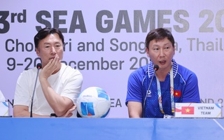 HLV tuyển U22 Lào đánh giá cao năng lực ông Kim Sang-sik