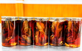 Đặc sản cua gạch Cà Mau ngâm nước mắm giá gần 1 triệu đồng/kg