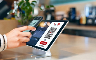 Mức phí bất ngờ khi quét mã QR thanh toán ở nước ngoài