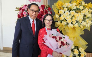 Nỗi lòng của người cha từng phản đối con gái chơi game